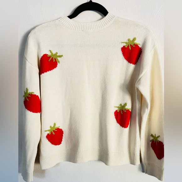 Rails “Perci” Cream Sweater with Red Strawberry Design. Size XS - Picture 8 of 12
